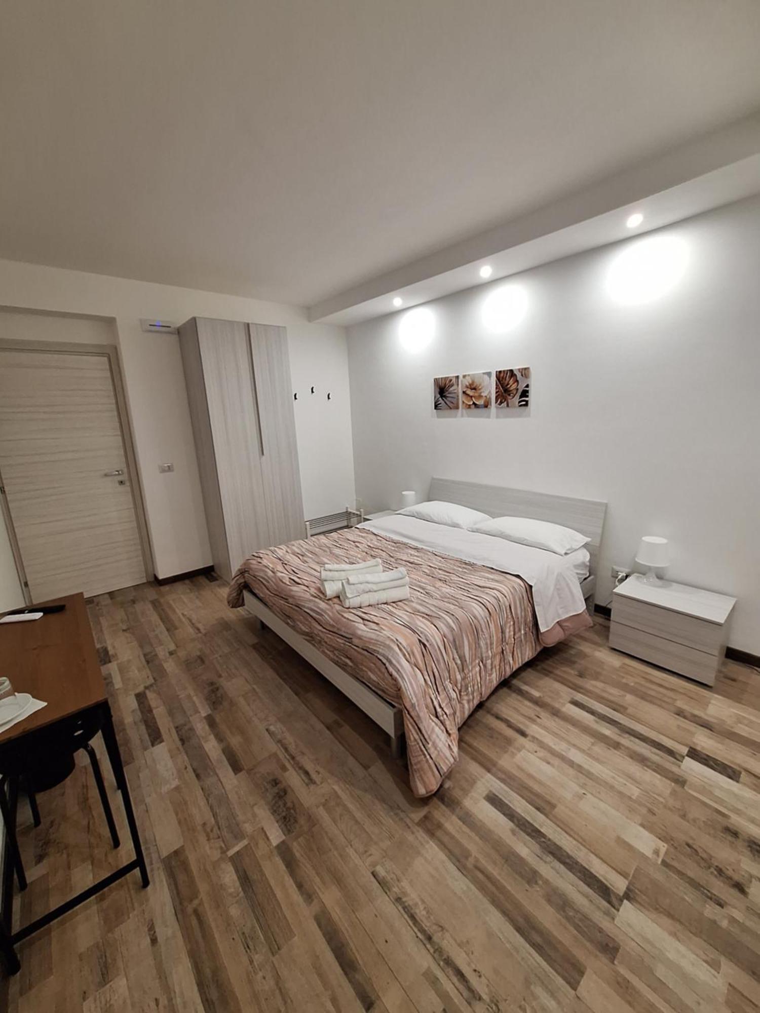 Civico 1 Apartment Valguarnera Caropepe Luaran gambar